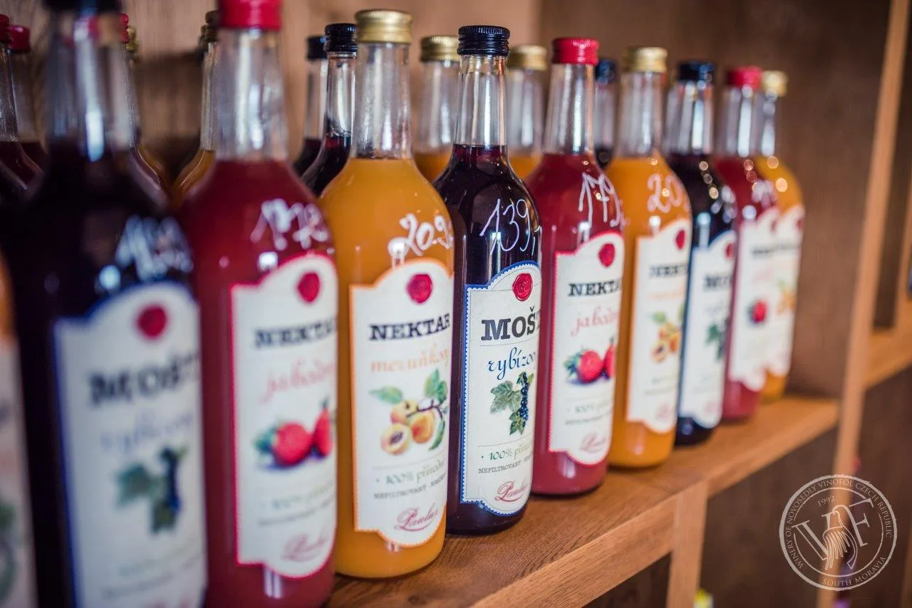 Pestrá paleta lahodných ovocných šťáv