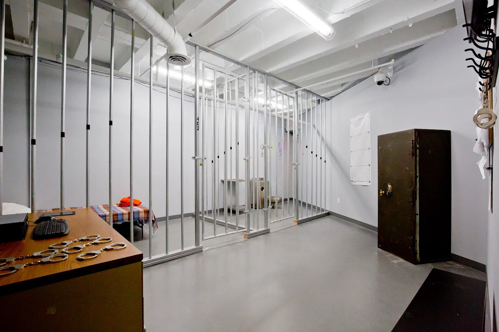 Gritty jail cell escape room challenge
