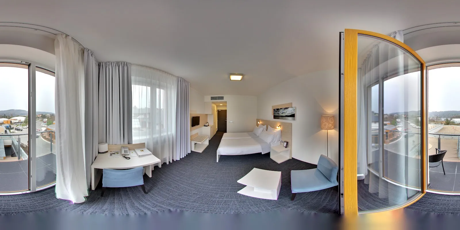 Světlý a vzdušný pokoj s panoramatickým výhledem